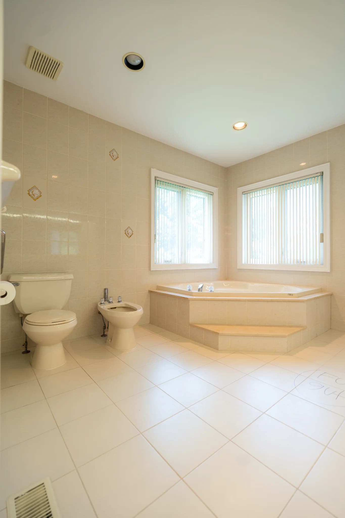 8 Lovilla Blvd Pics before-14.webp